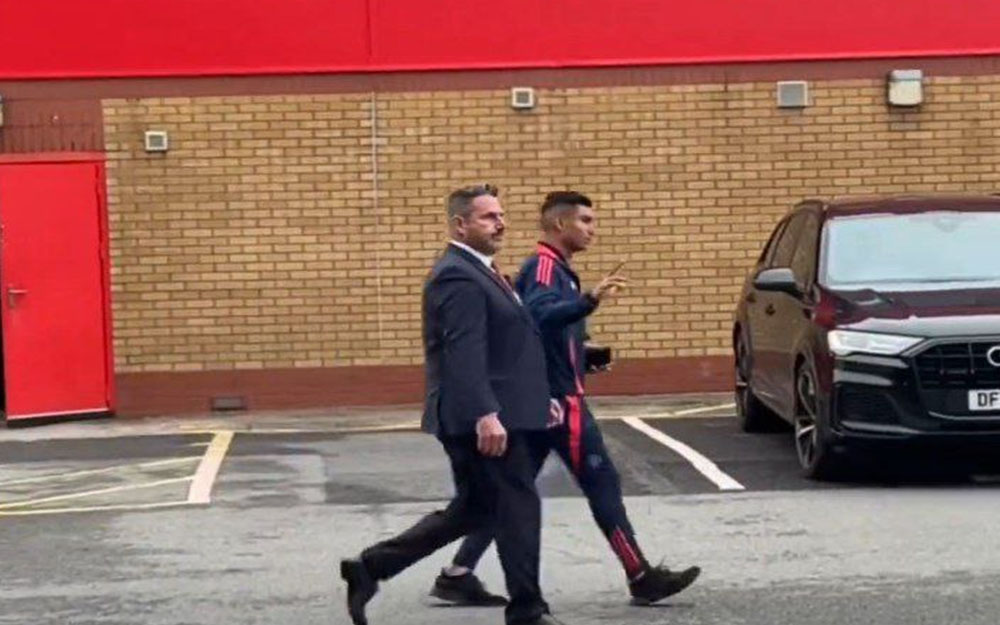 مجله فوتبالی بعد از نیمه فاجعهبار کاسمیرو از الدترافورد رفت - مجله فوتبالی مجله فوتبالی بعد از نیمه فاجعهبار کاسمیرو از الدترافورد رفت