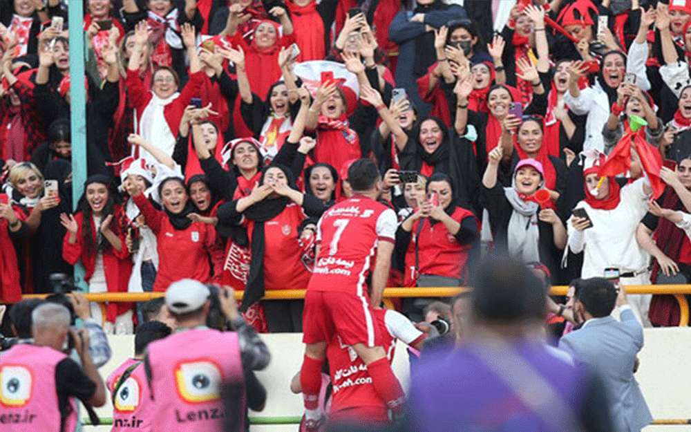 حضور بازیکنان پرسپولیس بر بالین دختر هوادار