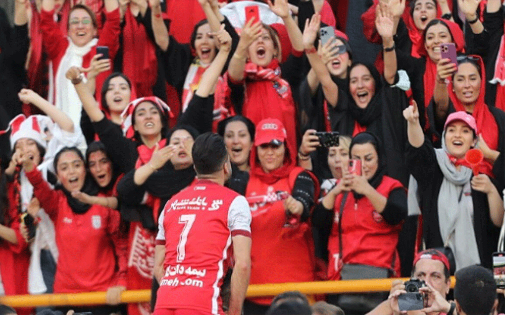 پرسپولیس برد: چالش در جایگاه خانم‌های هوادار