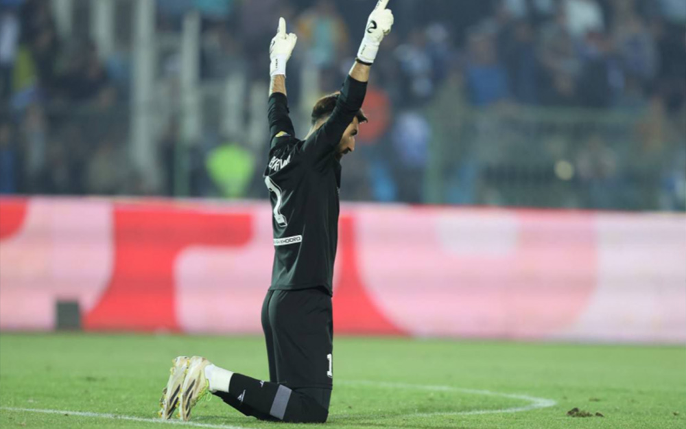 بیرانوند همه جوره مقابل استقلال دو رقمی شد!