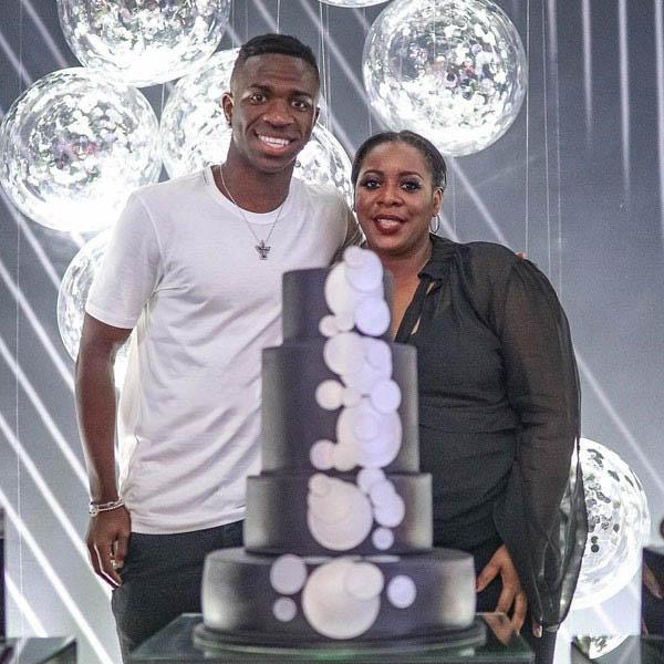 عکس خانوادگی وینیسیوس جونیور عکس خانوادگی وینیسیوس جونیور