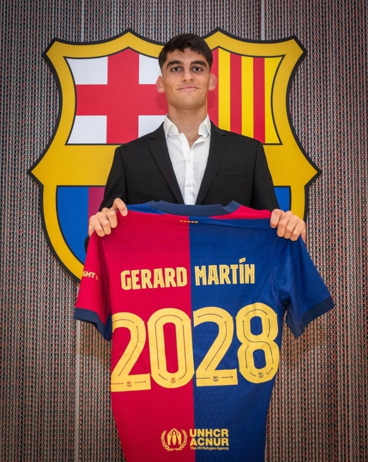 wallpaper 4k Gerard Martin