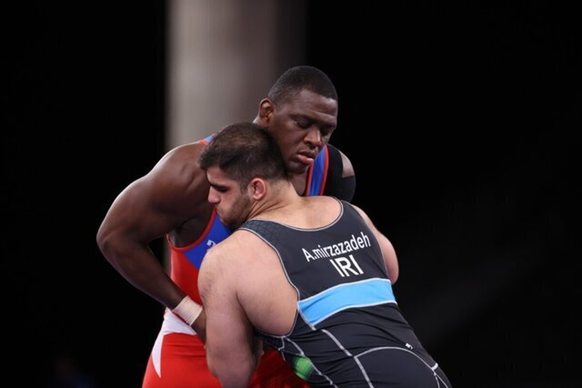 کشتی امین میرزازاده و لوپز المپیک 2024