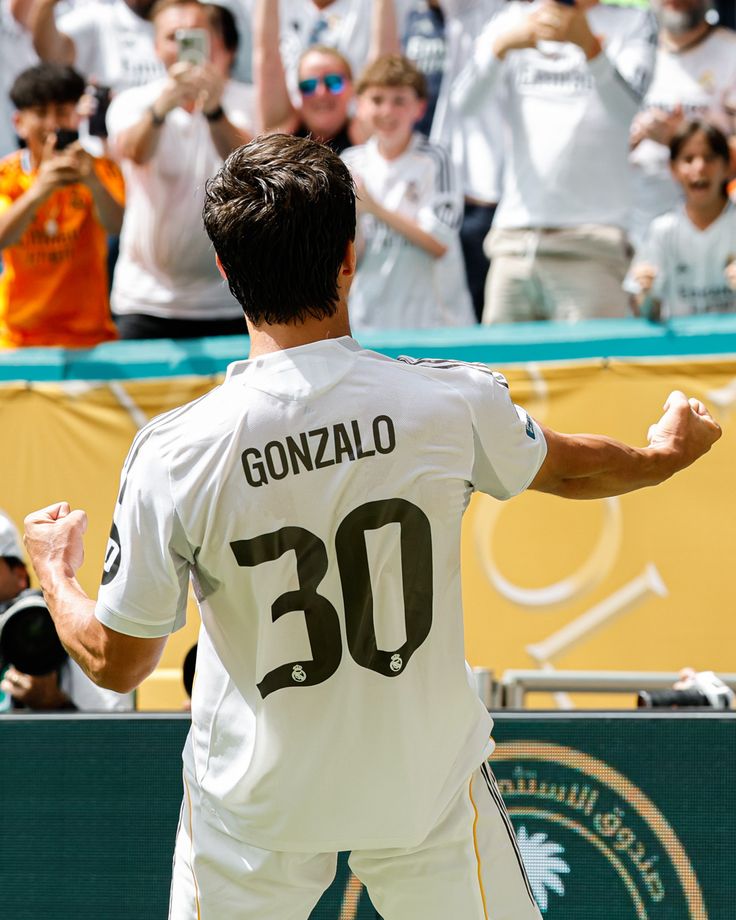 Gonzalo García wallpaper for laptop