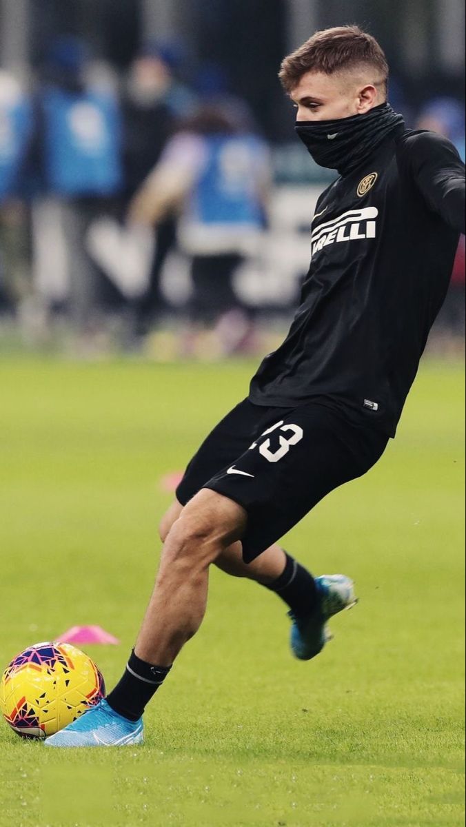 wallpaper nicolo barella wallpaper nicolo barella