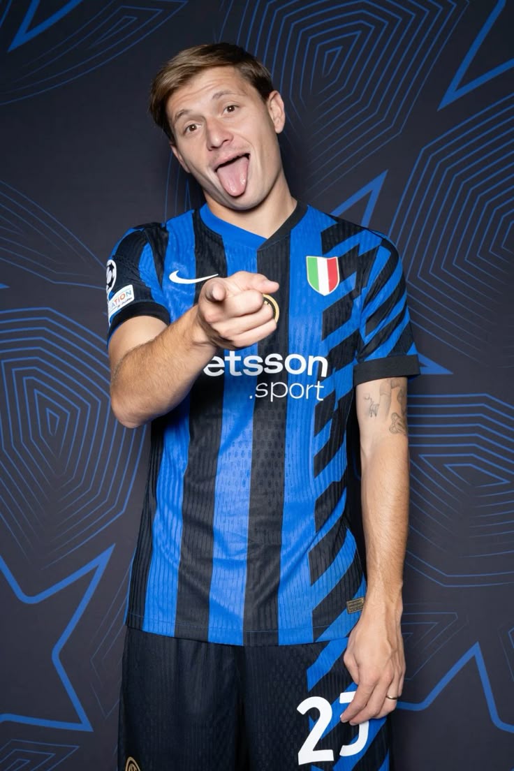 wallpaper for laptop Nicolo Barella