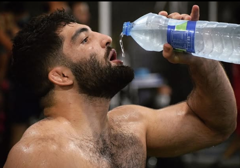 عکس علی سواد کوهی و فرزندانش