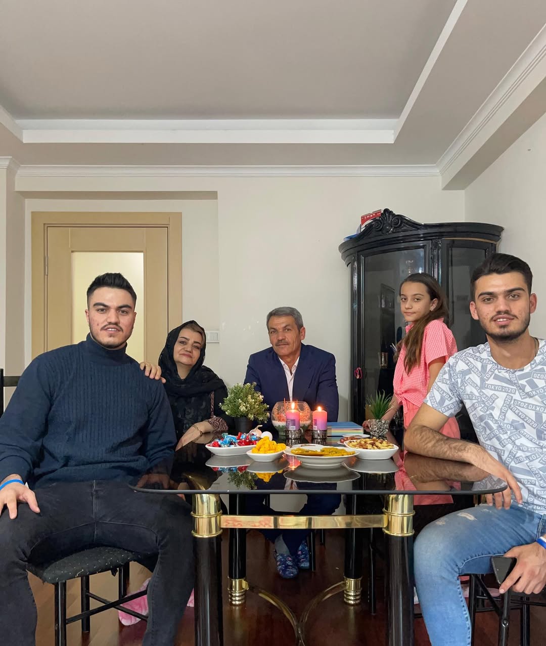 عکس خانوادگی مرتضی شریفی