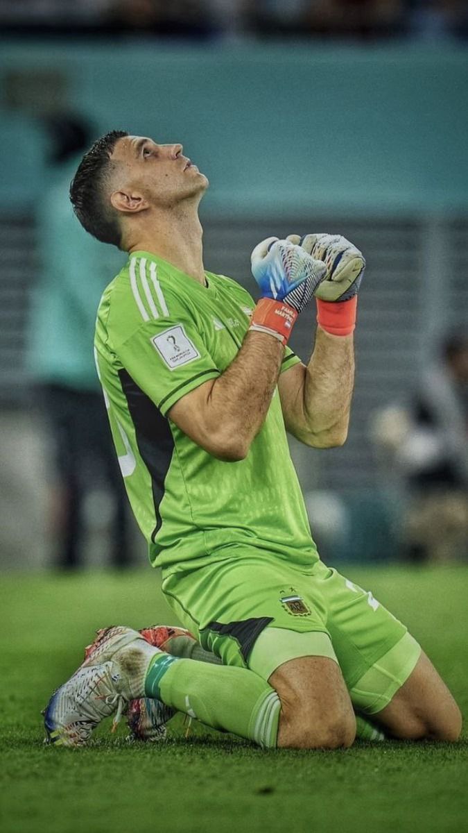 Emiliano Martínez wallpaper hd