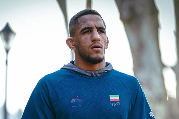 رحمان عموزاد بیوگرافی