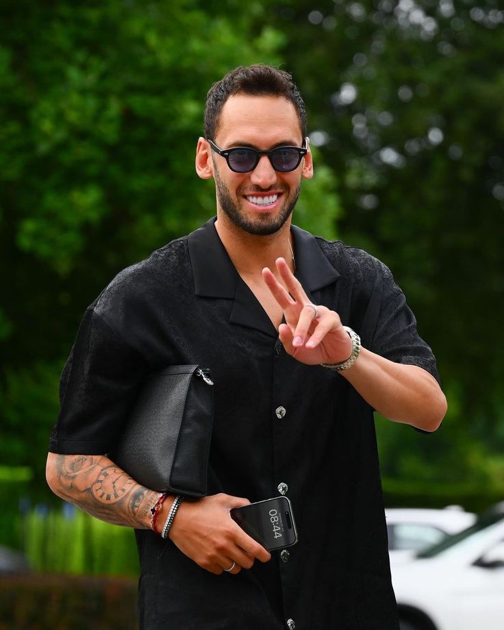 wallpaper for laptop Hakan Çalhanoğlu