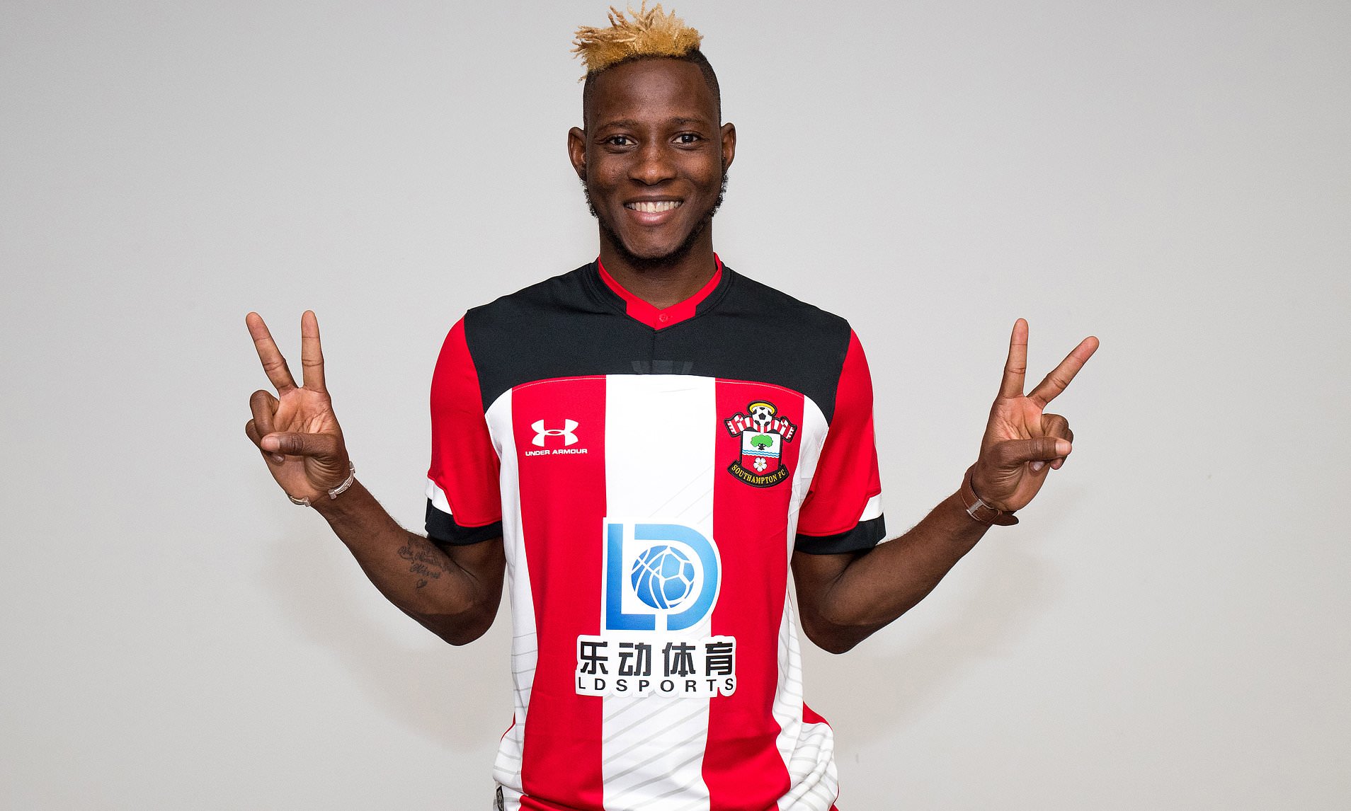 Moussa Djenepo wallpaper