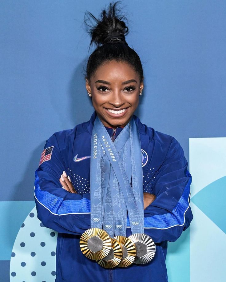 wallpaper for laptop Simone Biles