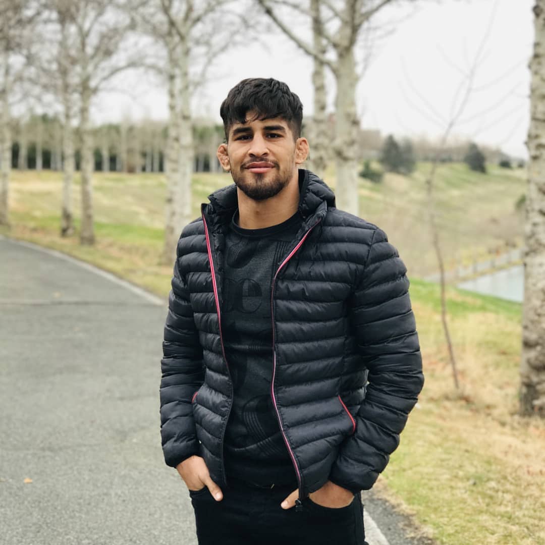 Younes Emami wallpaper 4k