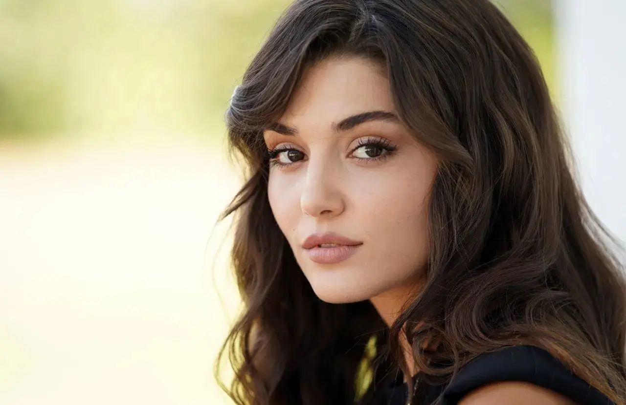 هانده ارچل والپیپر 