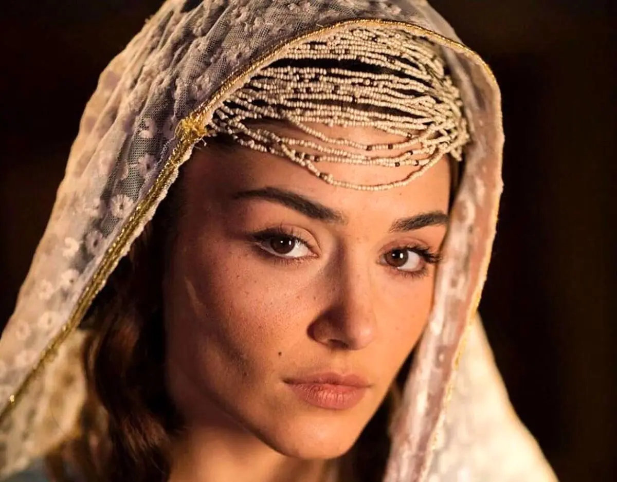 عکس هانده ارچل بدون آرایش