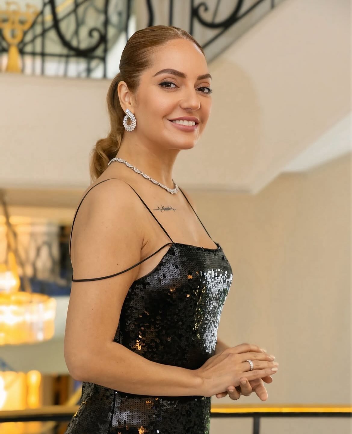 لباس مهناز افشار در زن روز