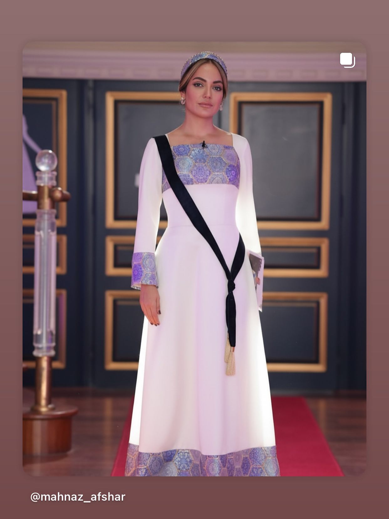 مهناز افشار با لباس فرح