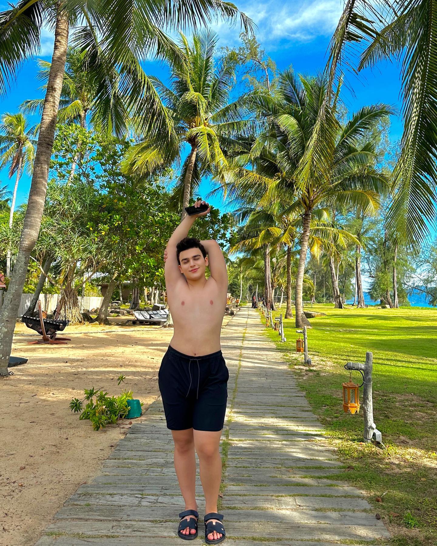 شهاب بلاگر دوجنسه است شهاب بلاگر دوجنسه است