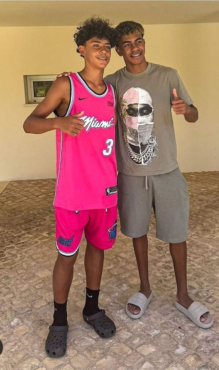 عکس کریستیانو جونیور و لامین یامال