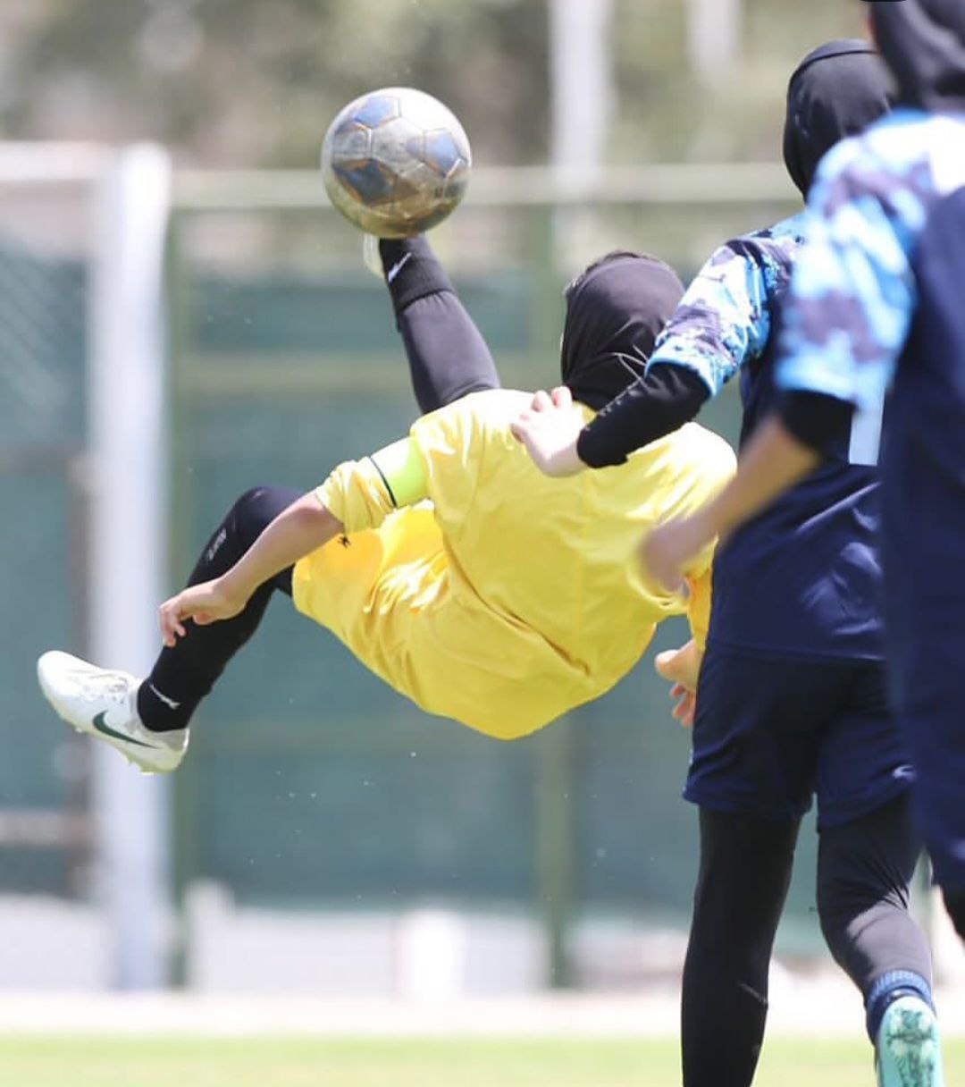 ریحانه کردی عکس فوتبالی