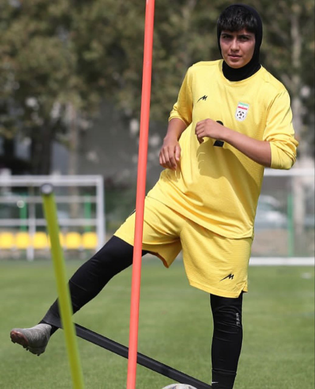 عکس ریحانه کردی فوتبالی